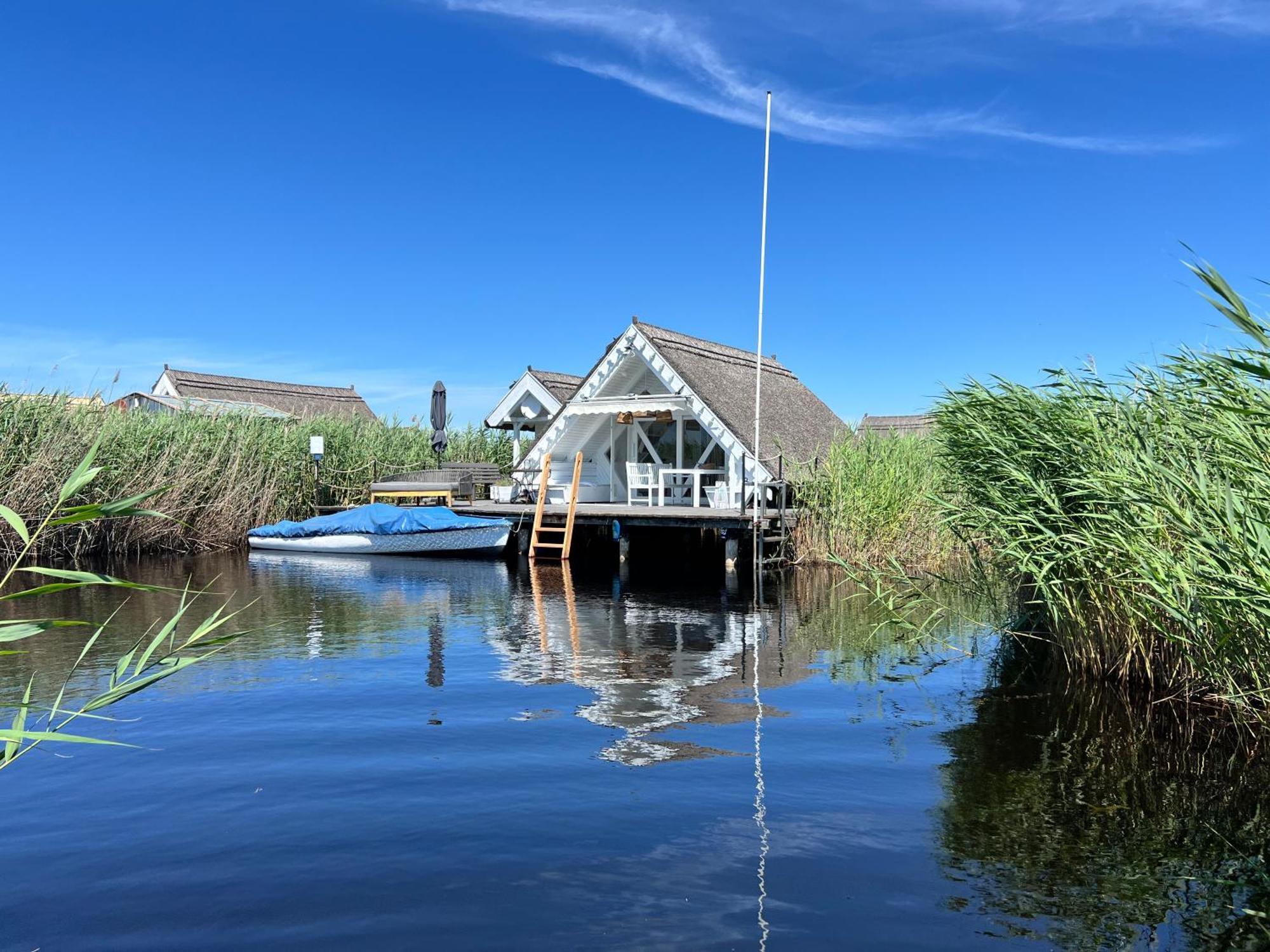 Seehuette Neusiedlersee - Seehaus Inklusive Elektroboot Rust Exterior photo
